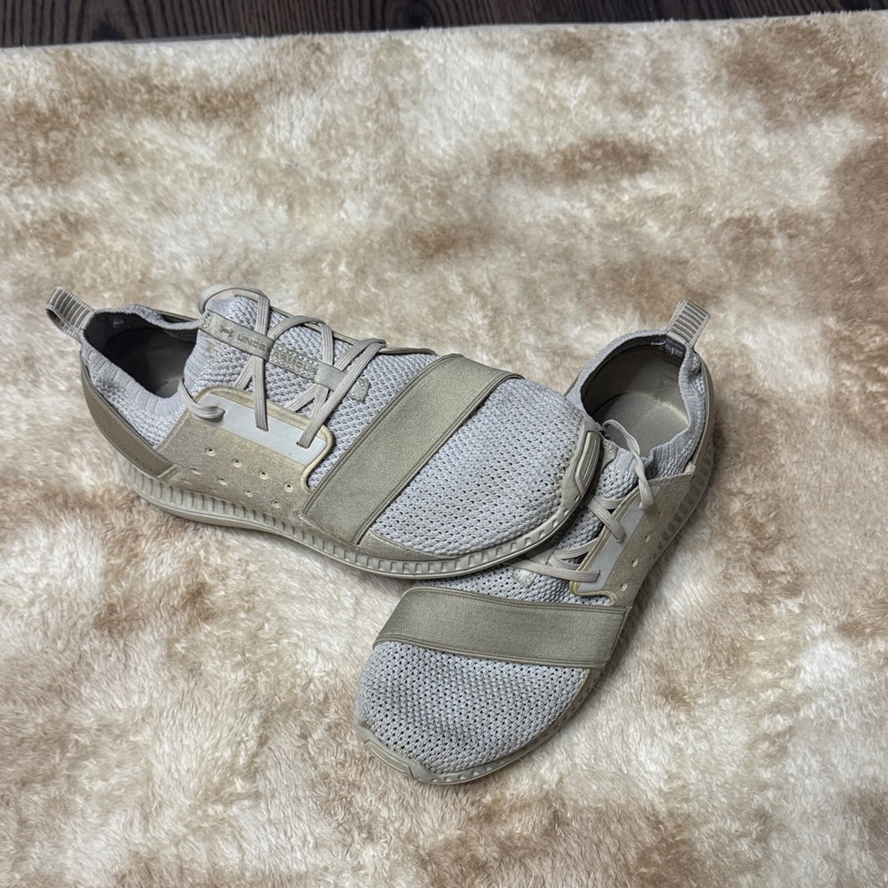 Under Armour Sneakers
